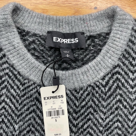 Express Heathered Gray Crewneck Sweater with Herringbone Pattern NWT - Small - Picture 2 of 6